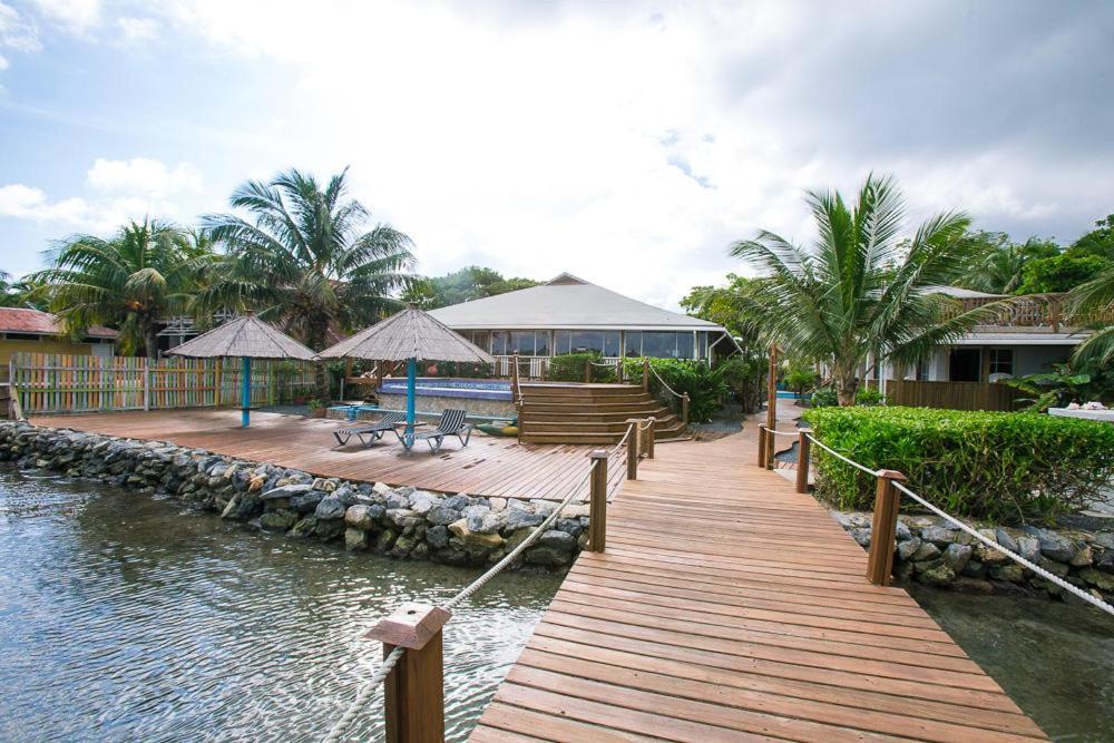 Wikkid Resort Dixon Cove Exteriér fotografie